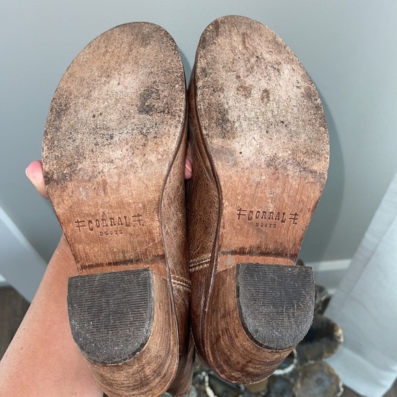 Distressed Brown Corral Short Boots - Picture 9 of 9